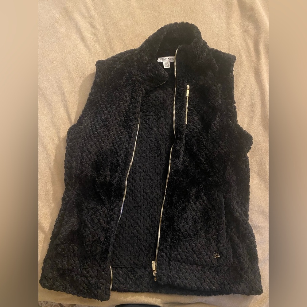 Calvin Klein Women's Textured Black Vest